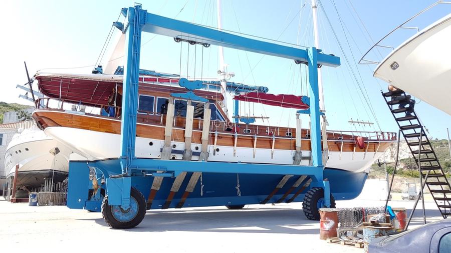 Business pe apa | MS LUXURY CRUISE YACHT - 9