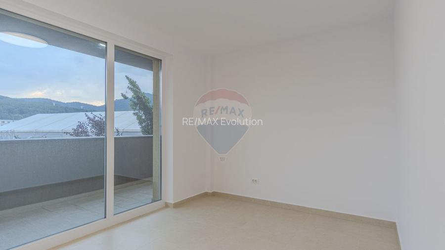 Clinica medicala-9 cabinete- URBAN PLAZA - bloc 15 parter! - 42