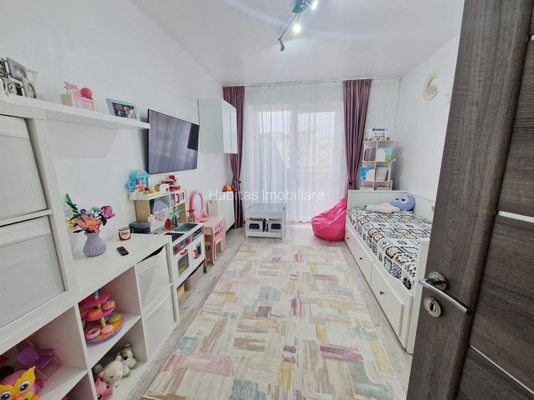 Apartament 3 camere, parcare, str Florilor Floresti Atelierul de Pizza - 12