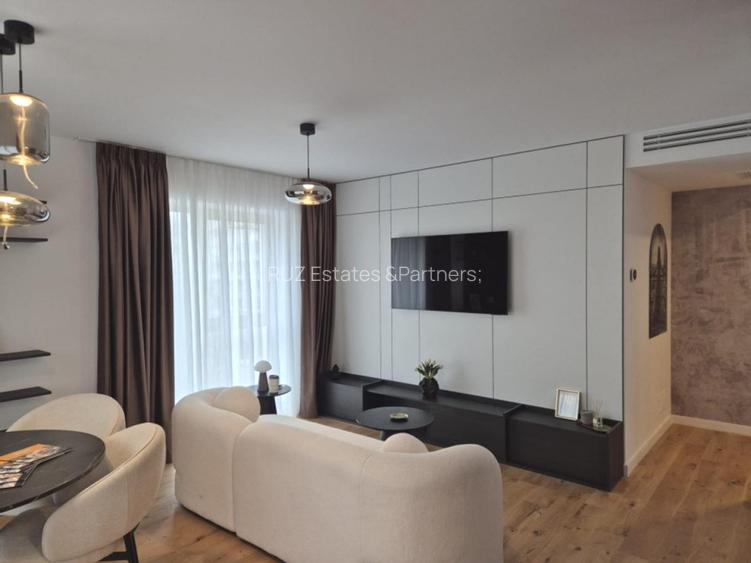 Apartament 3 camere | Loc de parcare & Boxa | Prima Inchiriere | Unirii - 2