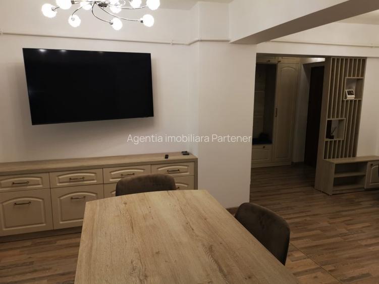 Apartament 3 camere, Central, mobilat, totul nou - 9