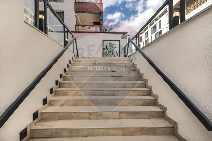 4 camere| semineu| piscina interioara | sauna | sala de sport| parcare - 28