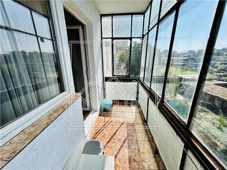 Apartament de inchiriat in Sibiu - 3 camere si balcon - zona N. Iorga - 15
