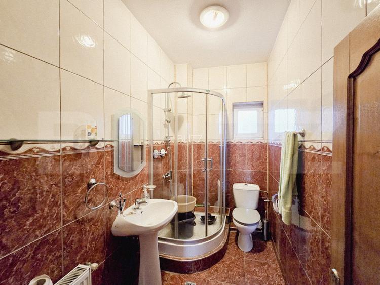 Oportunitate de investitie! Casa de vanzare, cu 8 camere, 382 mp, zona Gruia - 8