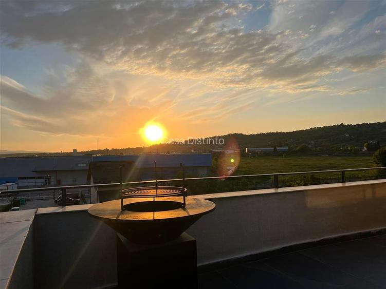 EXCLUSIVITATE!!! Penthouse exclusivist cu 5 camere si terasa - 2