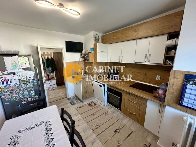 4 CAMERE RENOVAT - ETAJ 3 - BLOC DIN 1990 - ROND ZIMBRU - 9