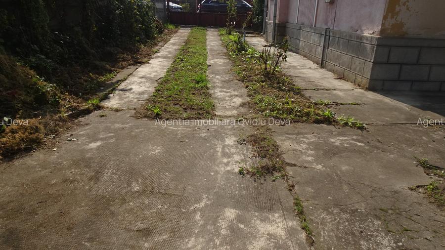 Vand casa solida in Deva, zona Horea, suprafata totala de teren 3450 mp, - 3