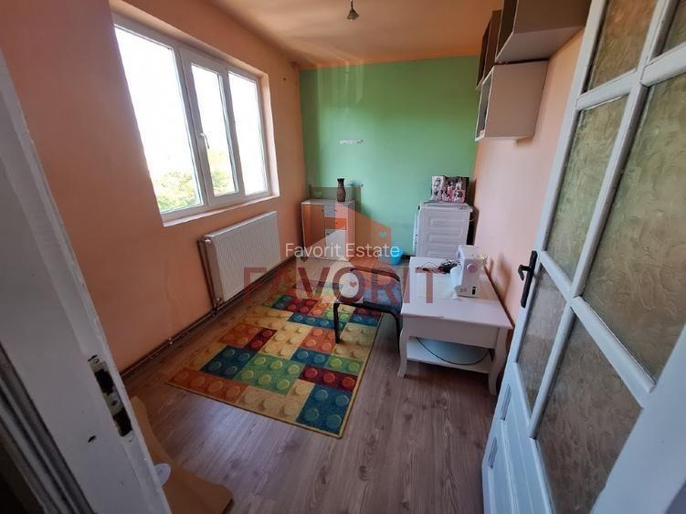 4 camere | etaj intermediar | centrala proprie | zona excelenta | - 5