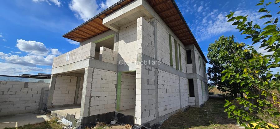 Valu lui Traian - casa P + 1, 6 camere, 336 mp s.u., 450 mp teren - 25