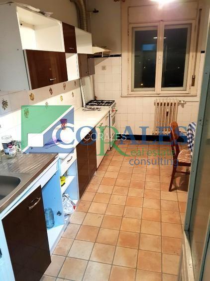 3 cam. Bloc ANVELOPAT, 68 mp utili,  Complex-zona OLIMPIA, boxa - 10