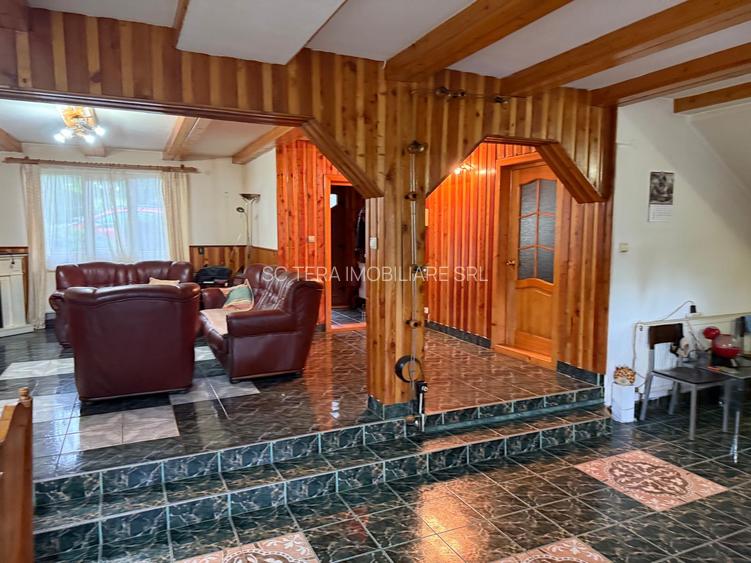 VANZARE CASA TIP PENSIUNE - 8