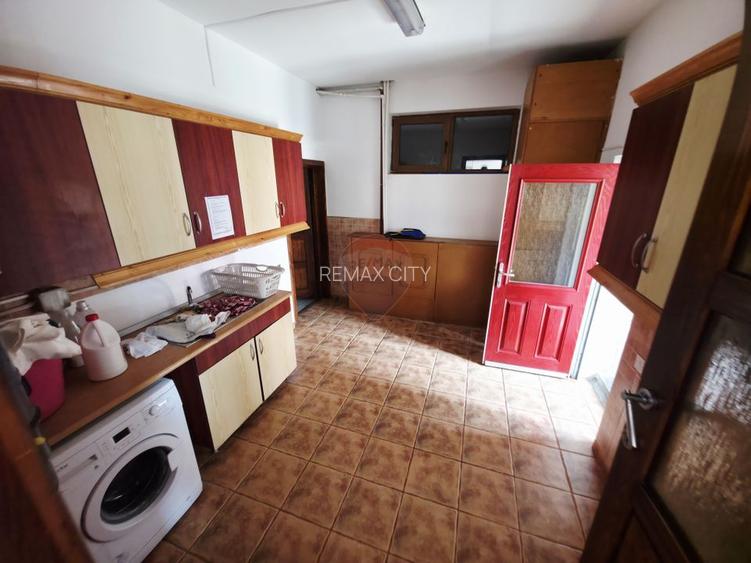 Hotel / Pensiune cu 7 camere de vânzare - 51