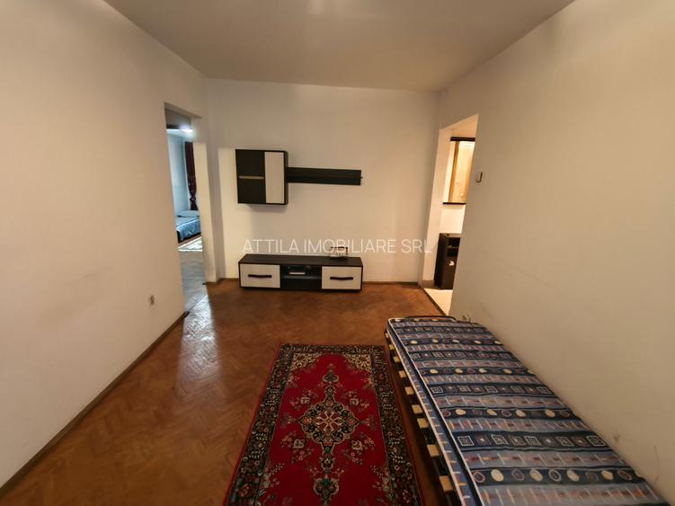 Sagului- Piata Doina 3 camere 400 euro - 2