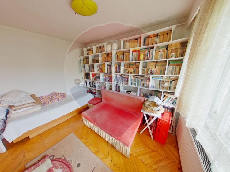 Apartament cu 3 camere de vânzare Str. 1 Mai - 8