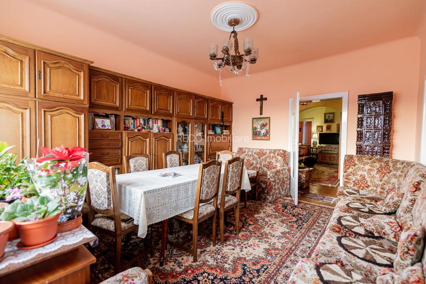 Casa situata pe colt cu terasa, ultracentral pe Sucevei - 4