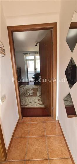 Ap. 2 camere, et.3, la bloc, 82mp, central -Piata Catedralei - 9