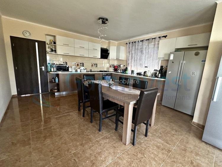 Casa pe 3 nivele si teren de vanzare, central in Sanmartin,  Bihor - 4