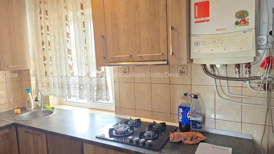 Vand sau inchiriez apartament 2 camere decomandat in Deva, Minerului, etaj 3 - 4
