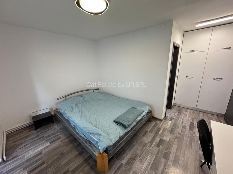 Apartament cu 4 camere garaj, Complexul Studentesc - 5