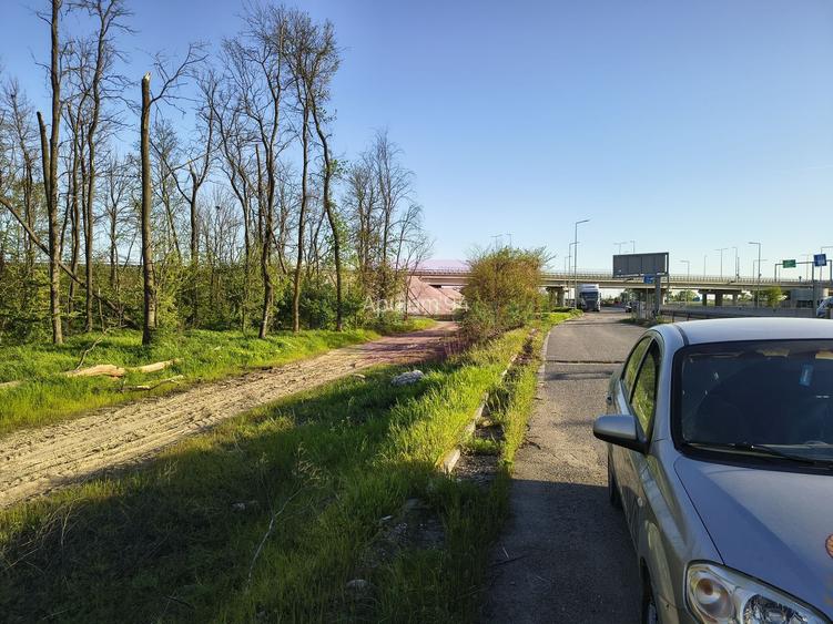 Teren la Joncțiunea dintre A0 și DN5 - 18