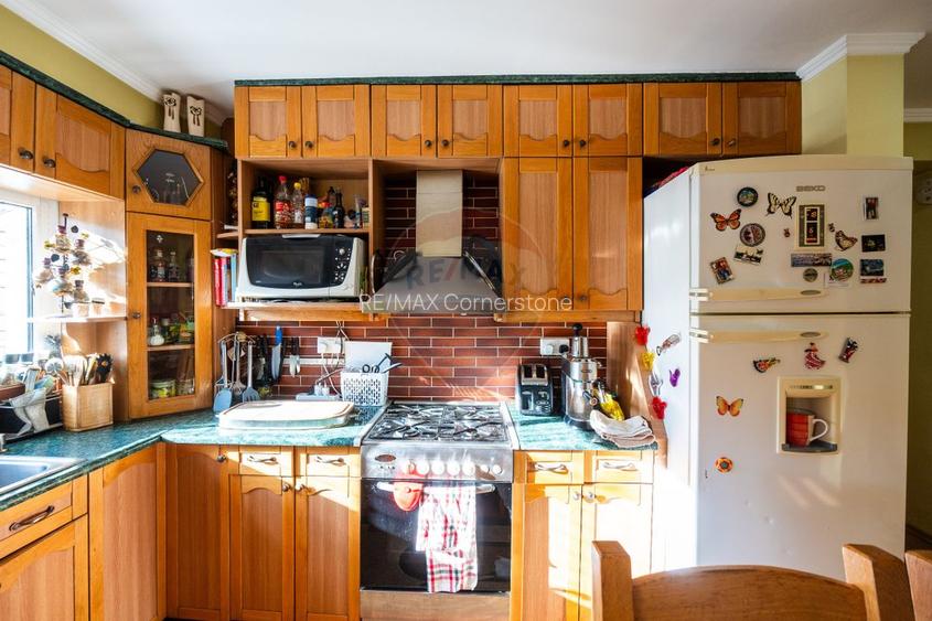Apartament cu 3 camere de vânzare în Centrul orașului Câmpulung - 12