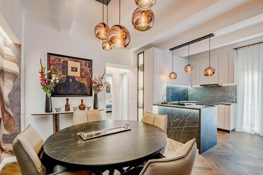 Unicat în Blocul Florentin: 3 camere, 2 băi, renovat integral cu designer