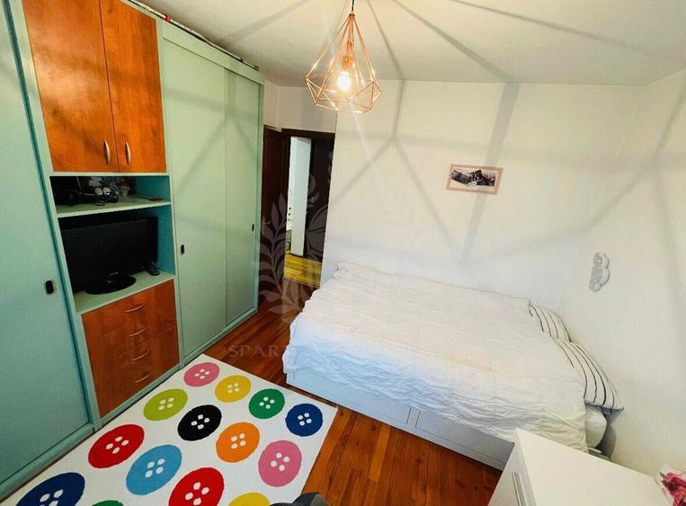 2 CAMERE // REPUBLICII // MOBILAT
