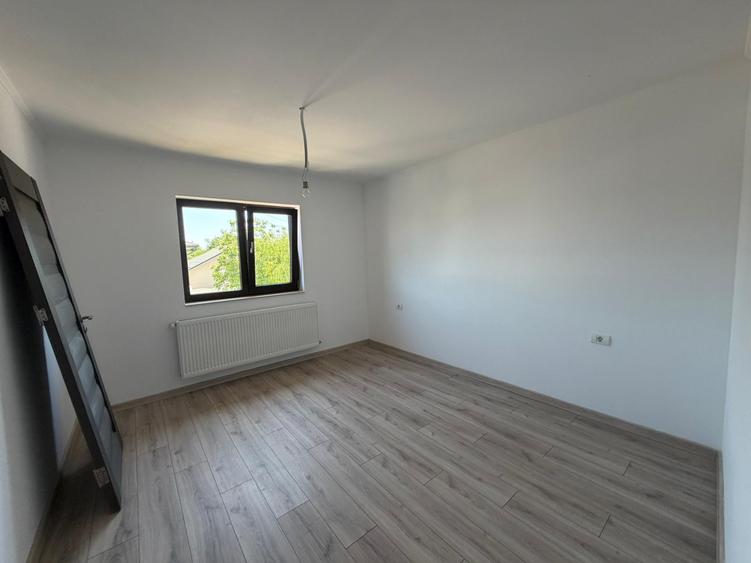 Casă P+E,4 camere, gata de mutare,900 m de blv.