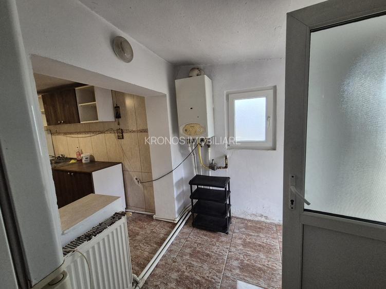 PALAZU MARE APROAPE DE LAC VILA P+1E SI TEREN 1.400 MP. IDEAL REZIDENTIAL - 12