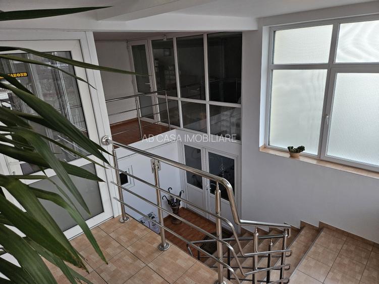 Imobil P+2E+M, cu spațiu comercial, zona Spitalul Județean, comision 0% - 10