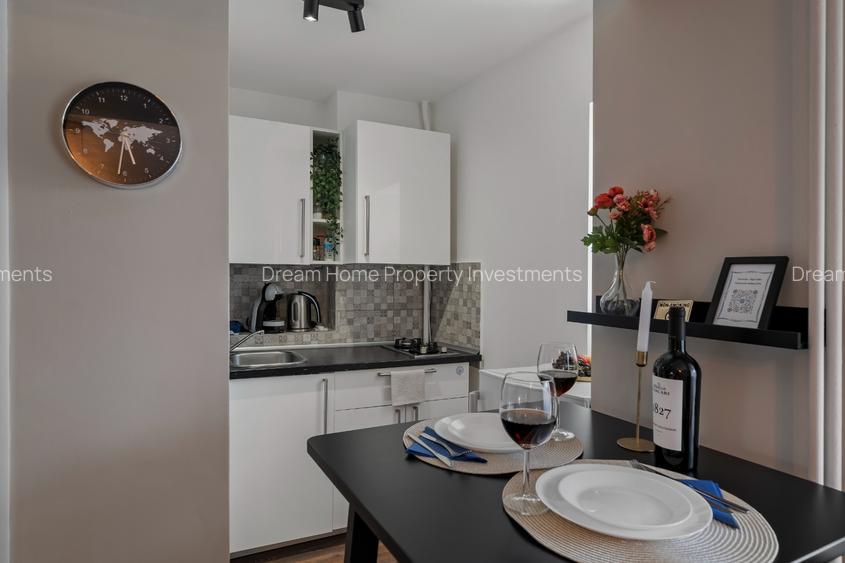 Garsoniera | AIRBNB | 5 min M . Piata Victoriei | Vedere Spate | Bloc Anvelopat - 8