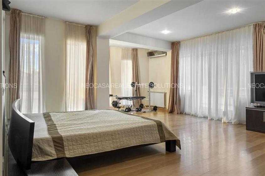 Vila de lux in apropiere de Cambridge School | Curte superba - 24