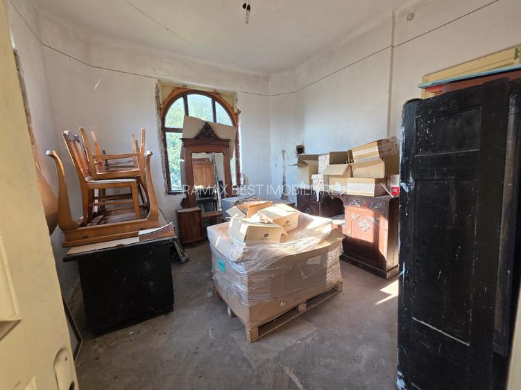 Judetul Prahova, in Poienarii Burchii, conac neoromanesc si teren 2.800 mp - 29