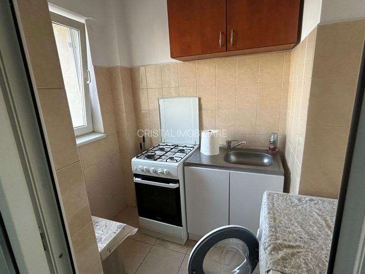 Garsonieră modernă, pat matrimonial, etaj intermediar, preț excelent - 5