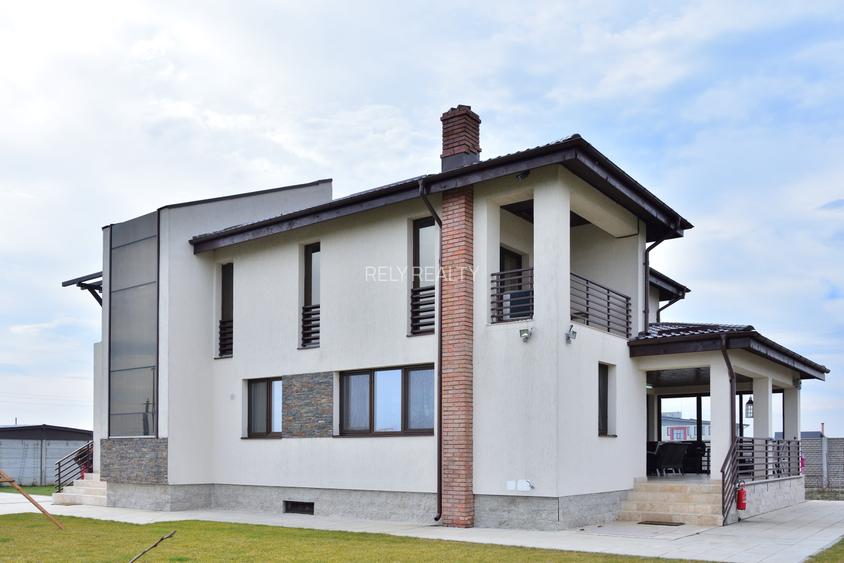 Vanzare vila deosebita, D+P+M Bacu / Joita, teren: 1.100 mp, comision 0% - 3