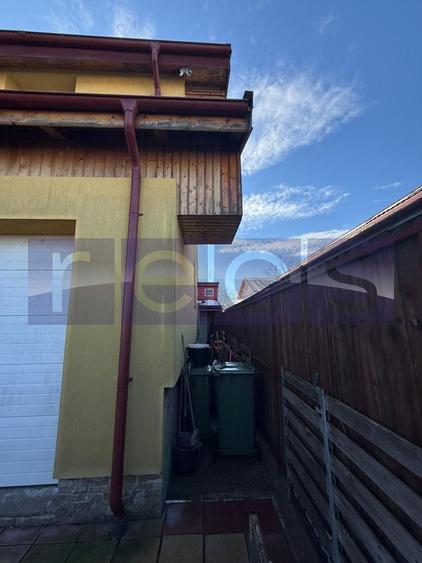 VANARE CASA | 150 MP LOCUIBILI | TEREN 400 MP | PANOURI FOTOVOLTAICE 8 KW | - 4