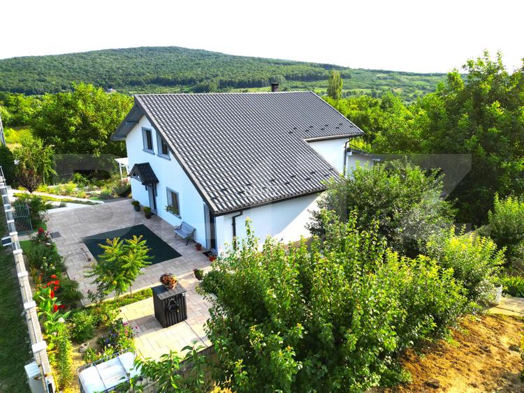 Casa 5 camere in Barnova, 150 mp utili si 1000 mp teren - 2