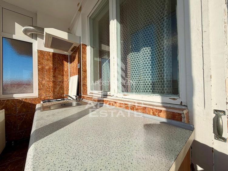 Apartament cu 3 camere, centrala proprie, zona Complex Studentesc - 11