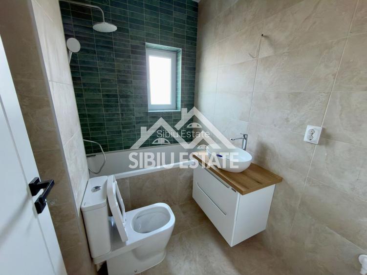 Apartament ,cu 2 camere si balcon, parcare inclusa, COMISION 0 - 5