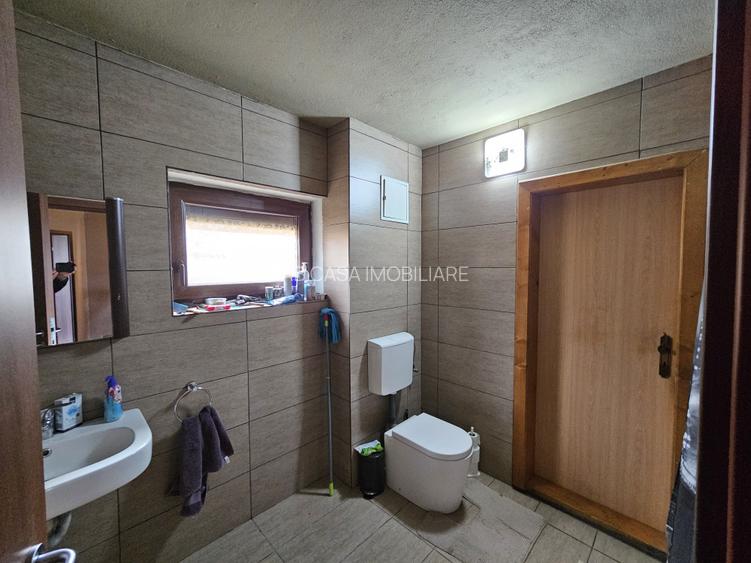 Două case individuale, P+M, construcții 2002/2007, în Giroc, comision 0% - 14