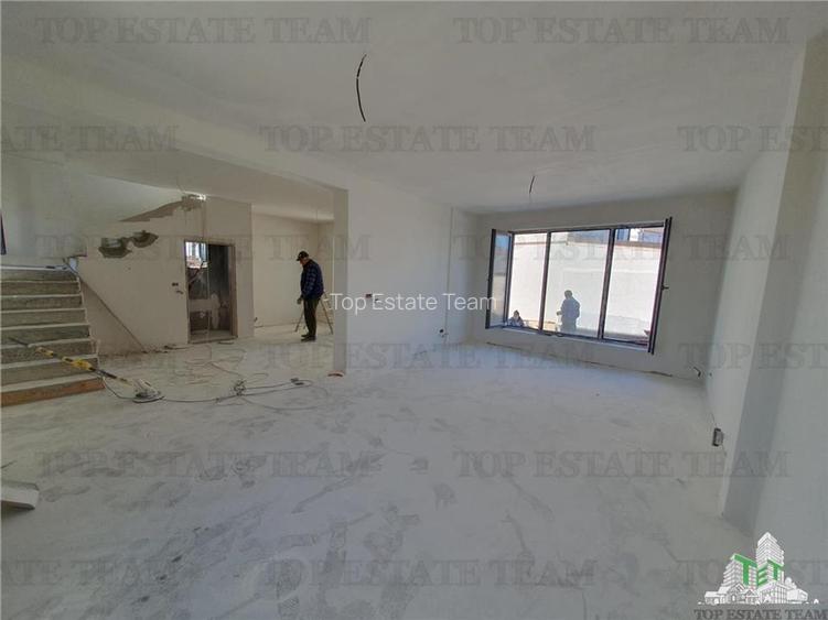 Duplex 8 camere cu doua intrari separate curte comuna Navodari - 12