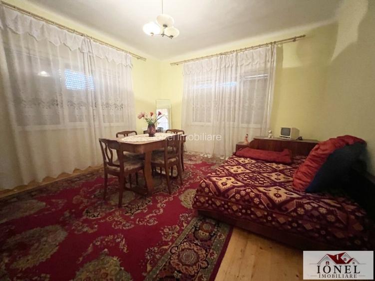 Casa de vanzare in Sibot 2200 mp teren - 5