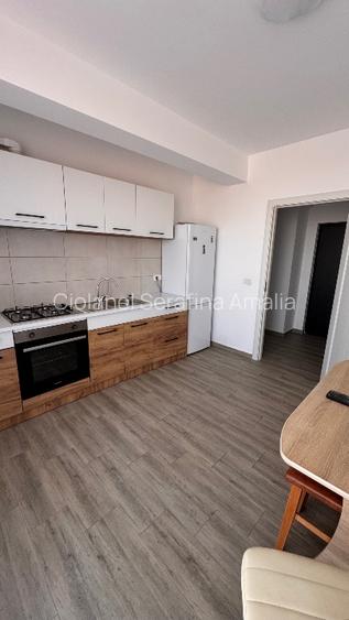 SE ÎNCHIRIAZĂ -  apartament cu 2 camere  - 3