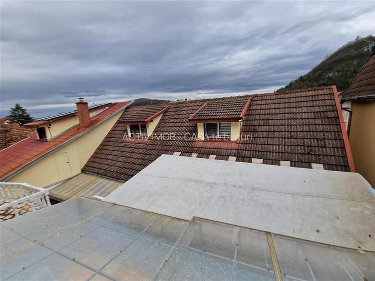 Resita,Casa DUPLEX Central ,P+1+Ms.2 Garaje Comision ZERO Cumparator - 32