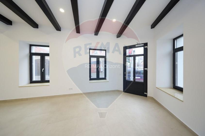 Constructie comerciala P+2 funcțiuni mixte - str. Iuliu Maniu - 7