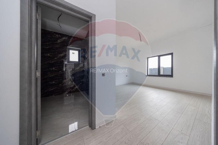 Casă spațioasă de vânzare | 4 camere | 120 mp util - 500 mp teren - 9