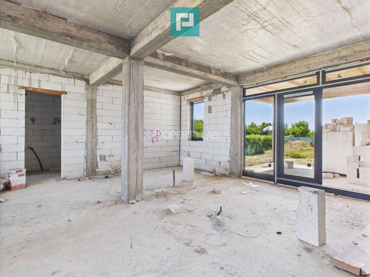 Casă nouă la roșu în Mândruloc - 8