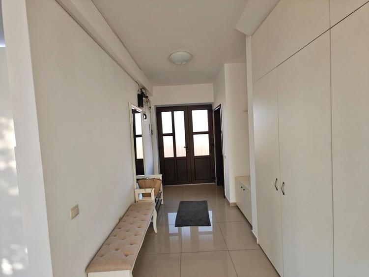 Duplex finisat modern, parcari, zona Europa