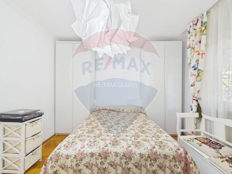 Apartament cu 4 camere de vanzare, Centrala proprie, 13 Septembrie - 26