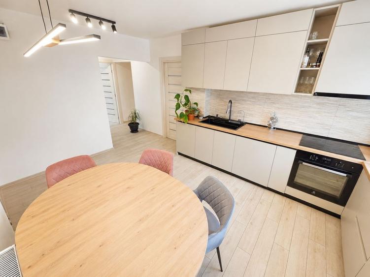 0% comision! Apartament cu 3 camere, etaj 3 din 4, Piața Zorilor